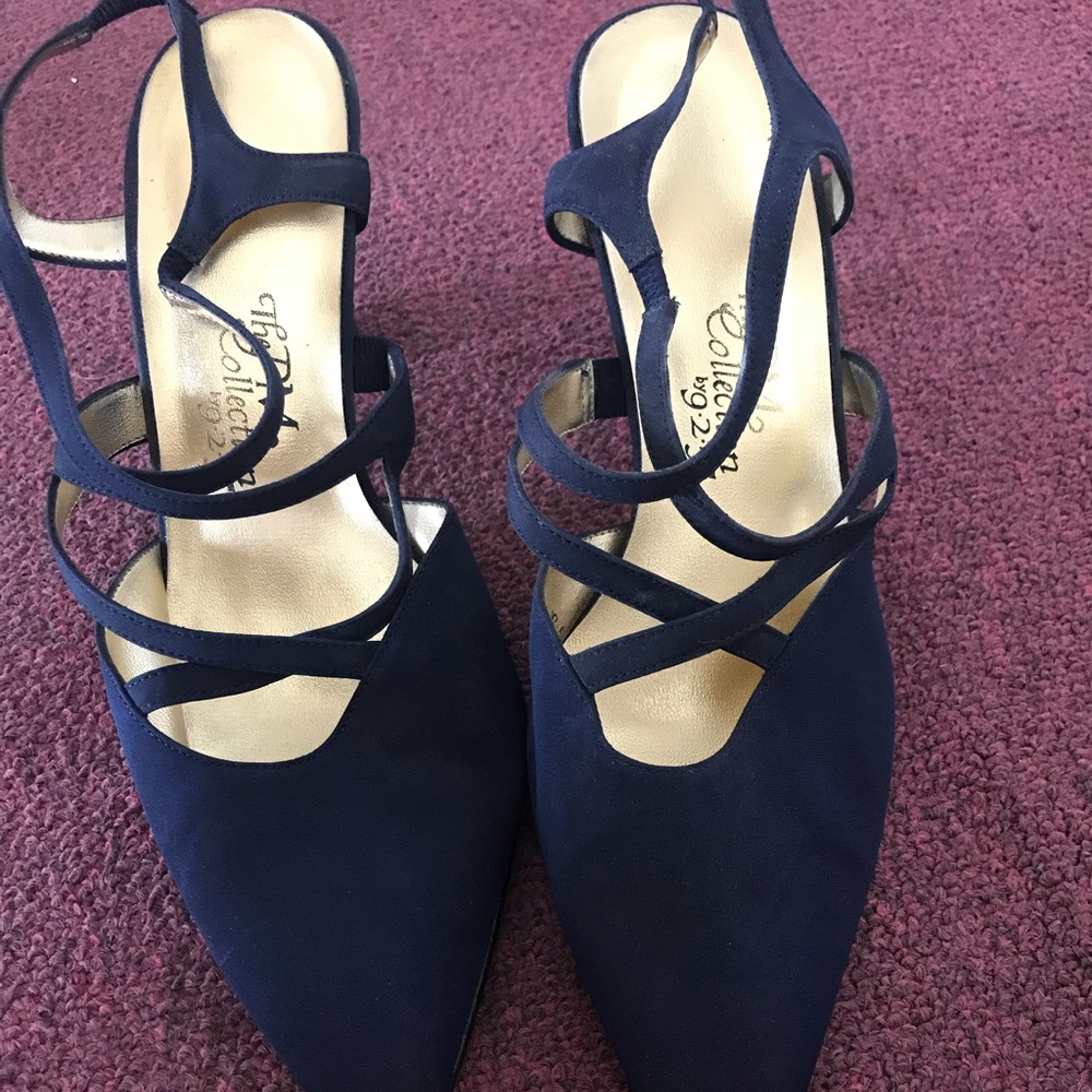 Navy blue heels